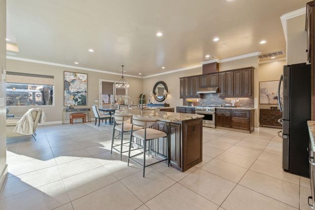 2433 Diamante Drive, Tulare, CA 93274