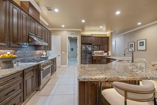 2433 Diamante Drive, Tulare, CA 93274