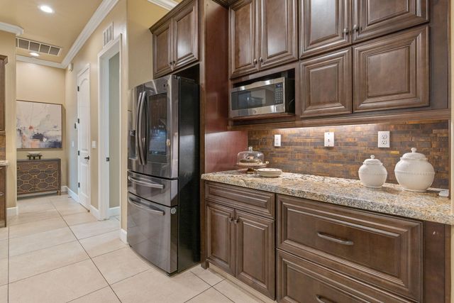 2433 Diamante Drive, Tulare, CA 93274