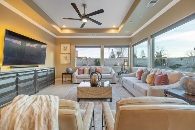 2433 Diamante Drive, Tulare, CA 93274