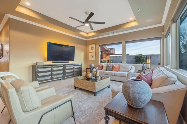 2433 Diamante Drive, Tulare, CA 93274