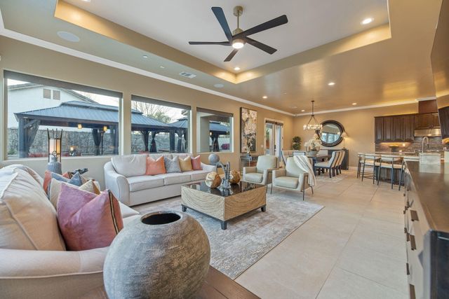 2433 Diamante Drive, Tulare, CA 93274