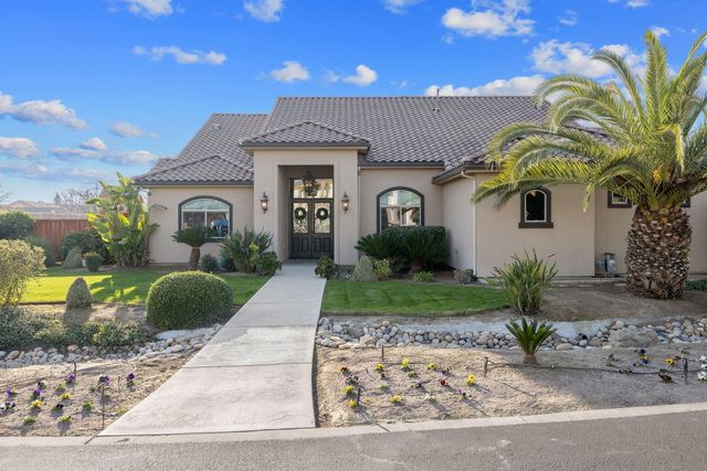 2433 Diamante Drive, Tulare, CA 93274