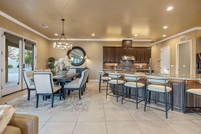 2433 Diamante Drive, Tulare, CA 93274