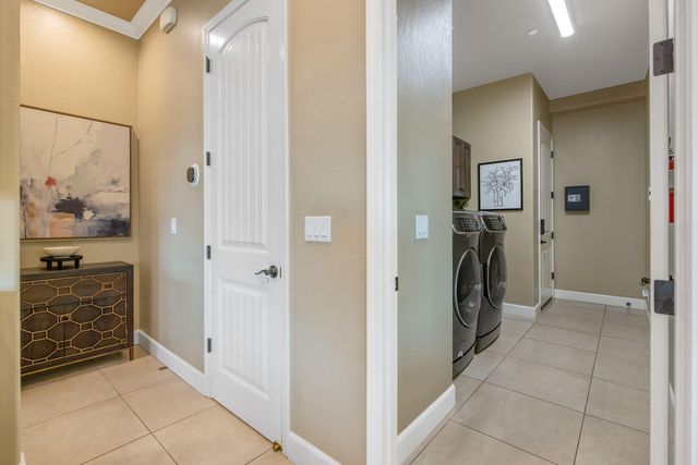 2433 Diamante Drive, Tulare, CA 93274