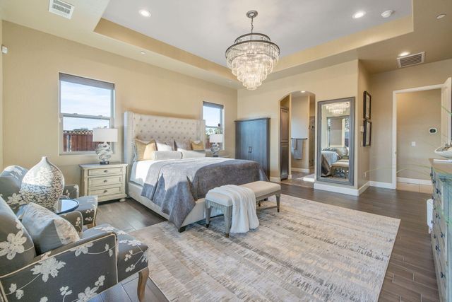 2433 Diamante Drive, Tulare, CA 93274