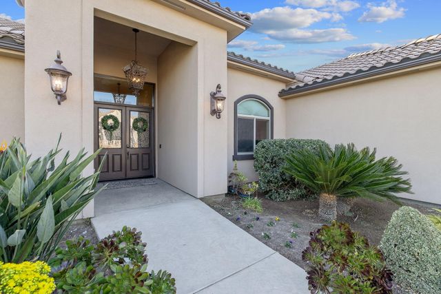 2433 Diamante Drive, Tulare, CA 93274