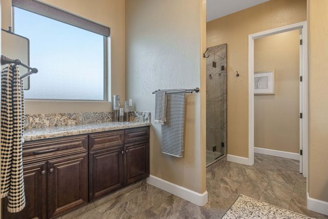 2433 Diamante Drive, Tulare, CA 93274