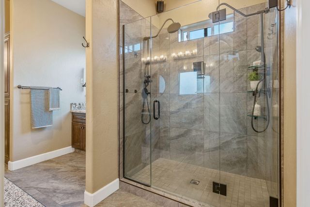 2433 Diamante Drive, Tulare, CA 93274