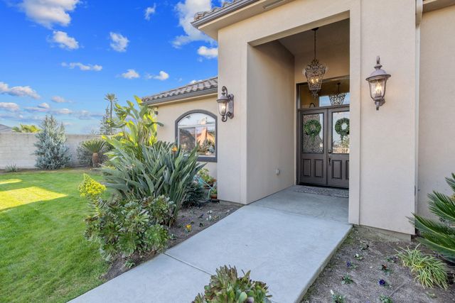 2433 Diamante Drive, Tulare, CA 93274