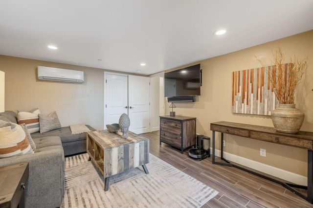 2433 Diamante Drive, Tulare, CA 93274