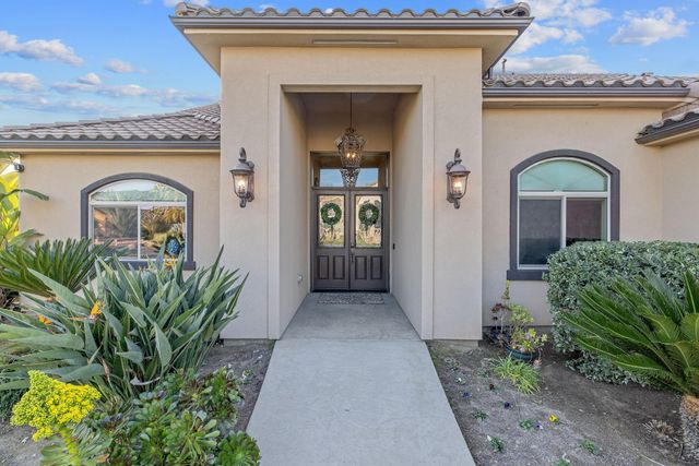 2433 Diamante Drive, Tulare, CA 93274