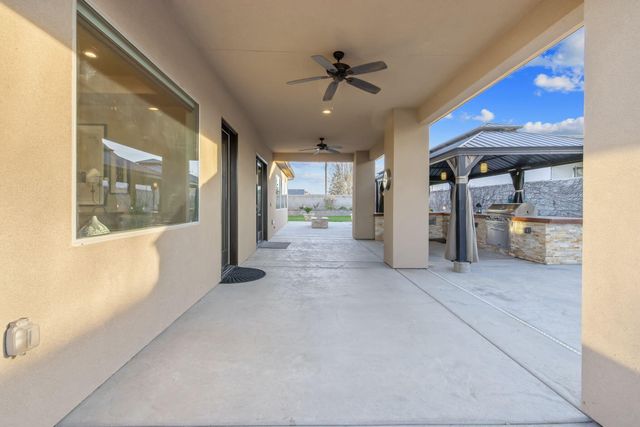 2433 Diamante Drive, Tulare, CA 93274