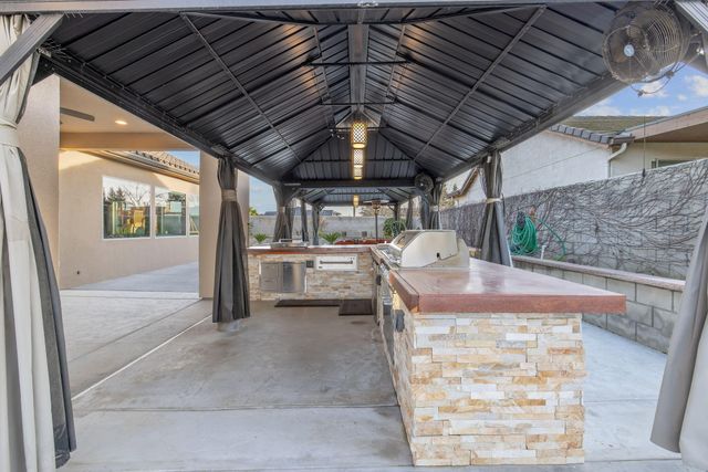 2433 Diamante Drive, Tulare, CA 93274