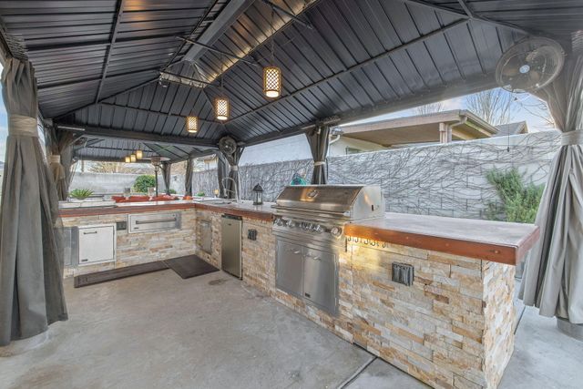 2433 Diamante Drive, Tulare, CA 93274