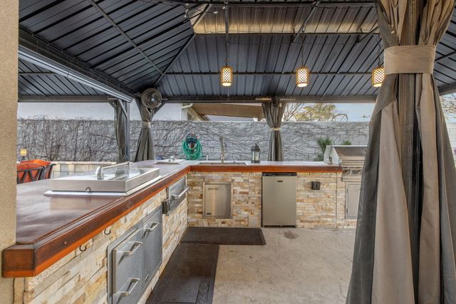 2433 Diamante Drive, Tulare, CA 93274