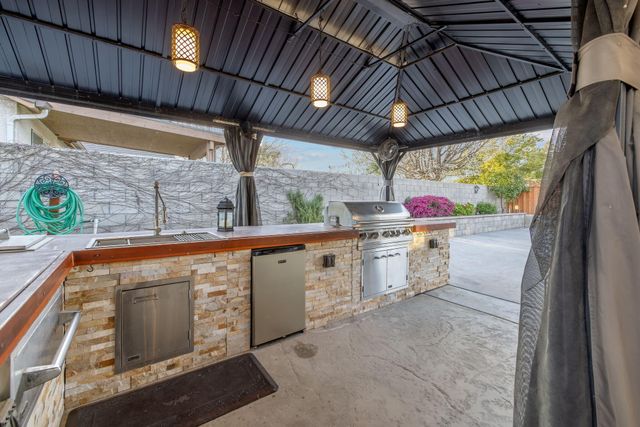 2433 Diamante Drive, Tulare, CA 93274