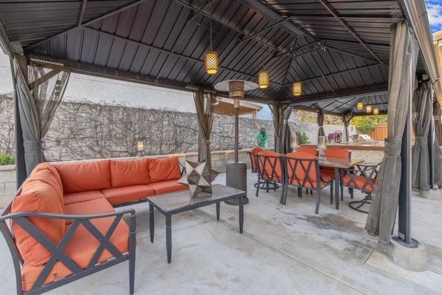 2433 Diamante Drive, Tulare, CA 93274