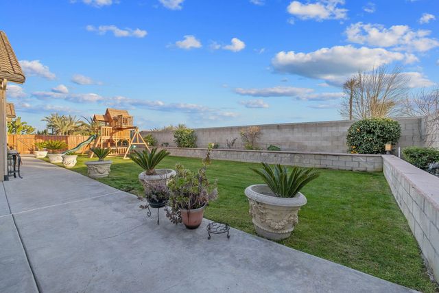 2433 Diamante Drive, Tulare, CA 93274