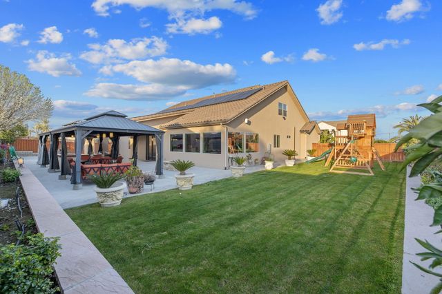 2433 Diamante Drive, Tulare, CA 93274