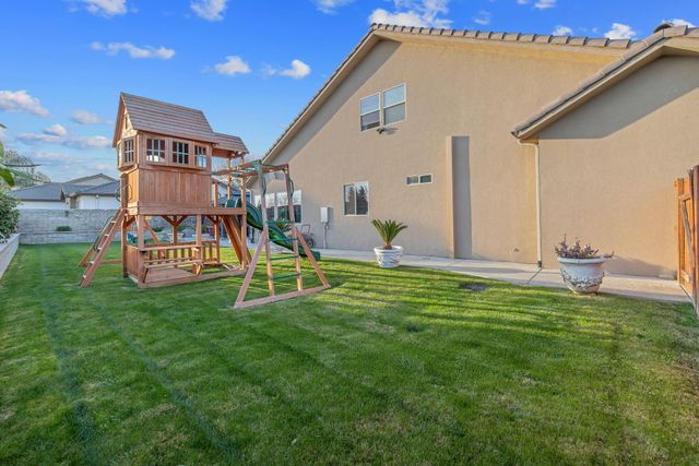 2433 Diamante Drive, Tulare, CA 93274