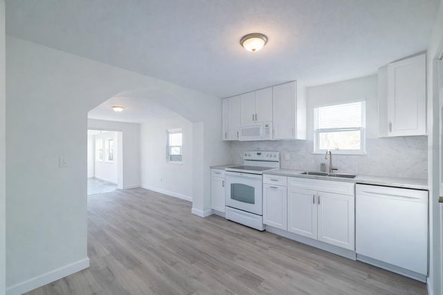 702 HILLSBORO STREET, Plant City, FL 33563