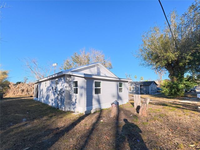 702 W HILLSBORO STREET, Plant City, FL 33563