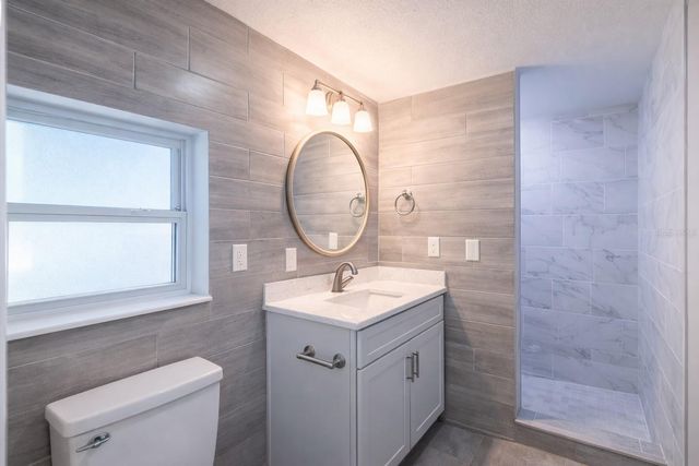 702 HILLSBORO STREET, Plant City, FL 33563