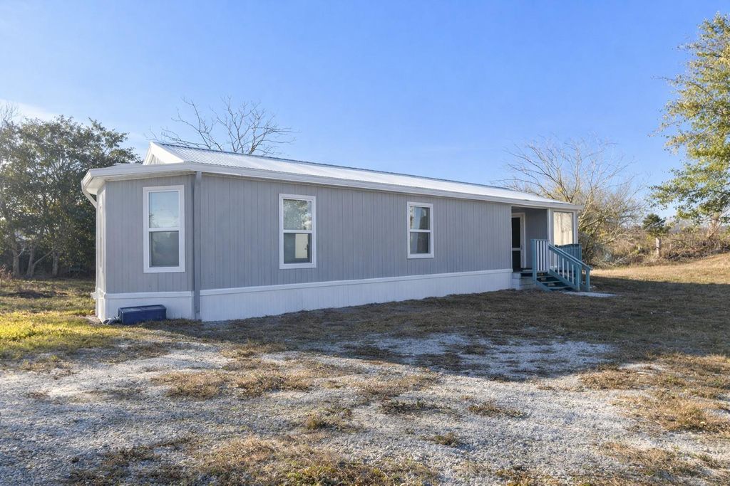 702 HILLSBORO STREET, Plant City, FL 33563