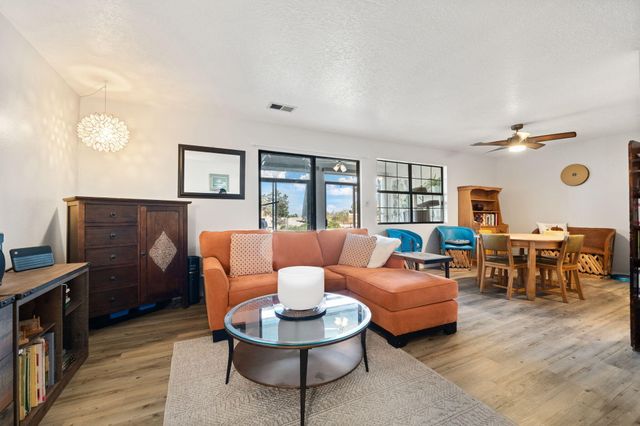 809 Country Club Drive SE APT 1A, Rio Rancho, NM 87124