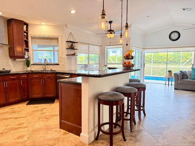 9669 Carousel Circle N, Boca Raton, FL 33434