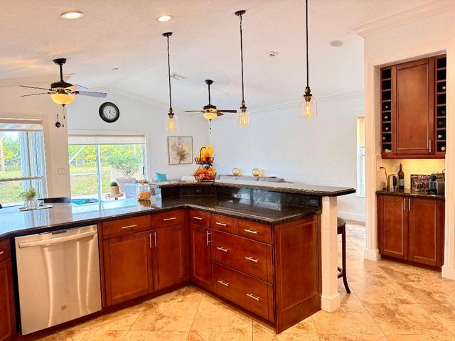 9669 Carousel Circle N, Boca Raton, FL 33434