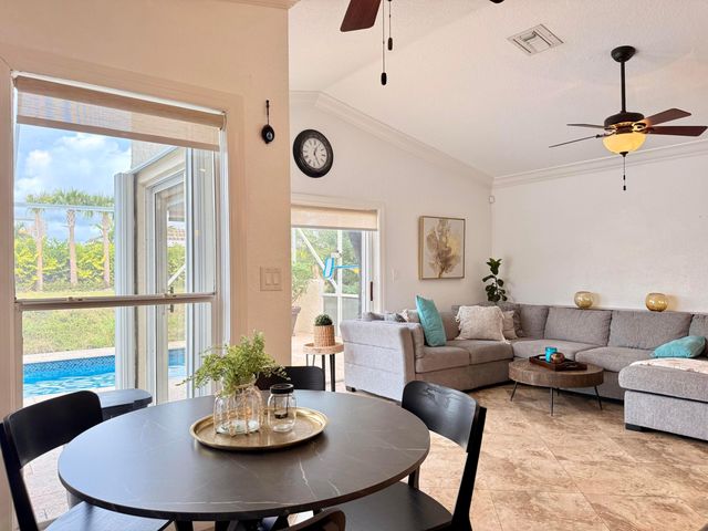 9669 Carousel Circle N, Boca Raton, FL 33434