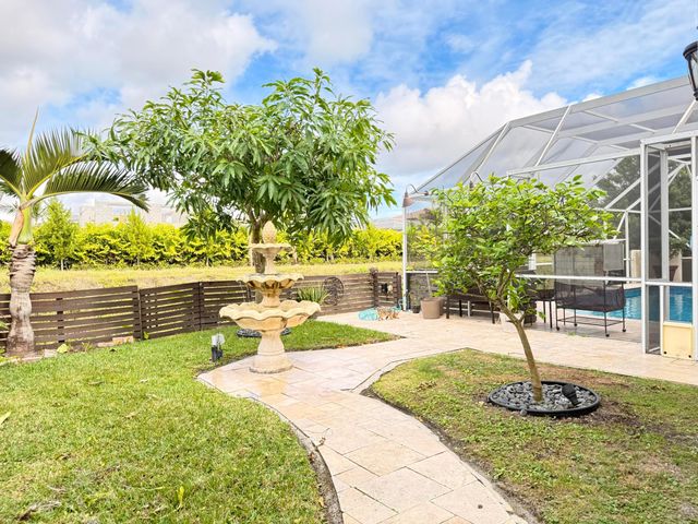 9669 Carousel Circle N, Boca Raton, FL 33434