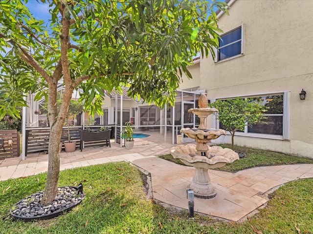 9669 Carousel Circle N, Boca Raton, FL 33434