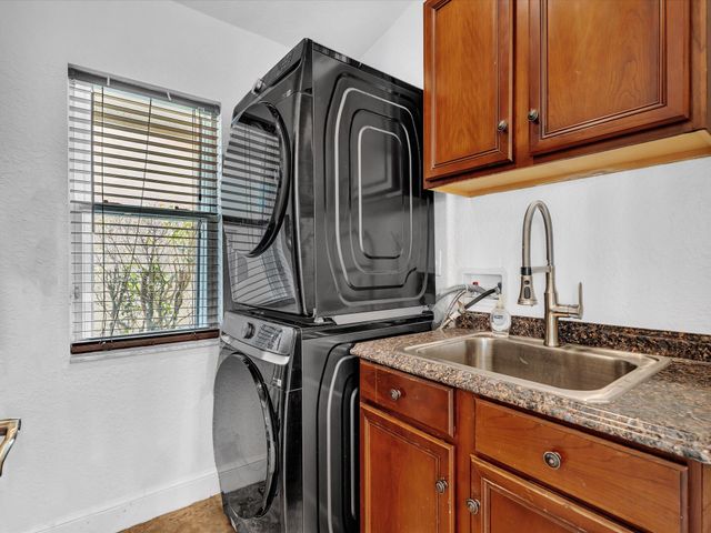 9669 Carousel Circle N, Boca Raton, FL 33434