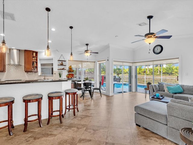9669 Carousel Circle N, Boca Raton, FL 33434
