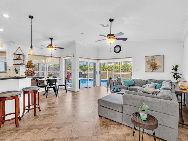 9669 Carousel Circle N, Boca Raton, FL 33434