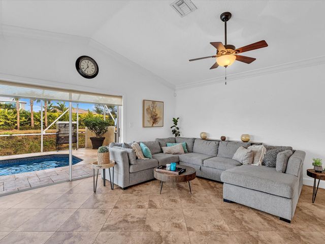 9669 Carousel Circle N, Boca Raton, FL 33434