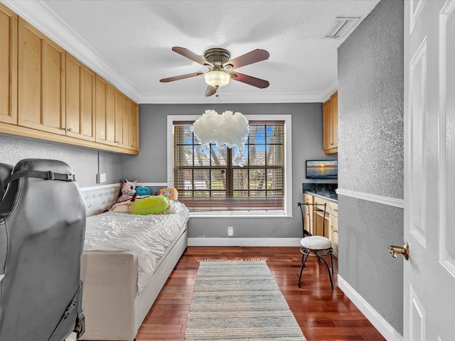 9669 Carousel Circle N, Boca Raton, FL 33434