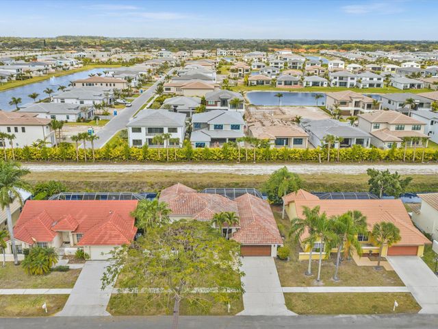 9669 Carousel Circle N, Boca Raton, FL 33434