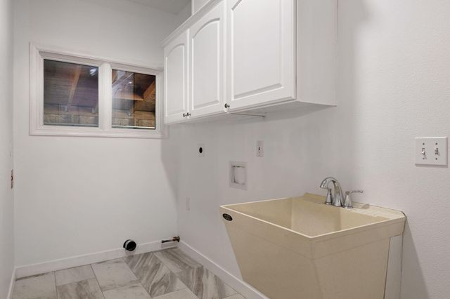 1420 NE Sharkey Terrace, Bend, OR 97701