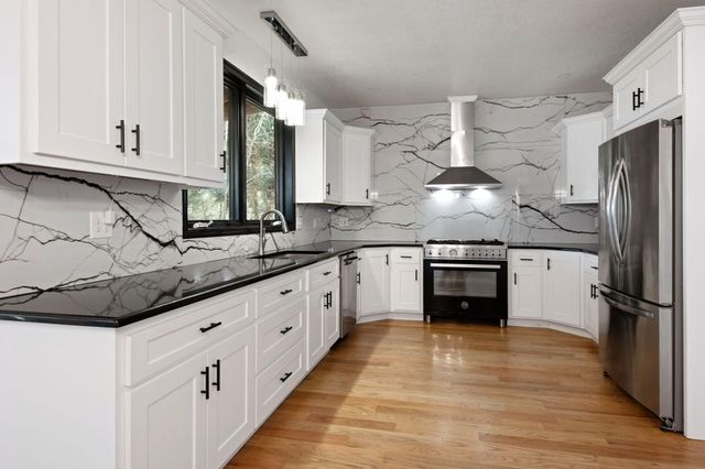 1420 NE Sharkey Terrace, Bend, OR 97701