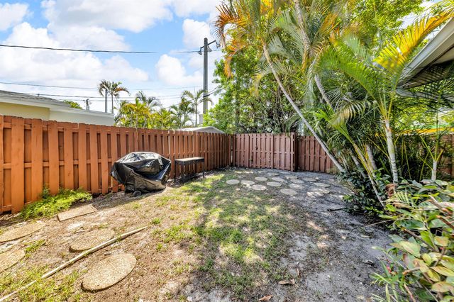608-612 NE 21st Court, Wilton Manors, FL 33305
