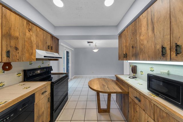 608-612 NE 21st Court, Wilton Manors, FL 33305
