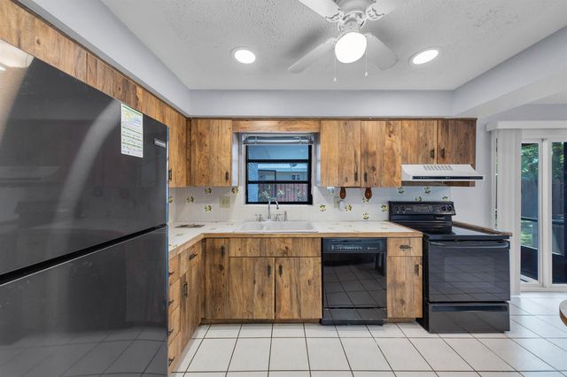 608-612 NE 21st Court, Wilton Manors, FL 33305