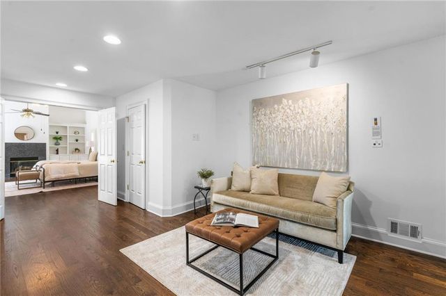 990 Ivy Falls Drive, Atlanta, GA 30328