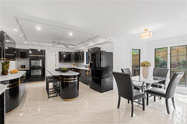 990 Ivy Falls Drive, Atlanta, GA 30328