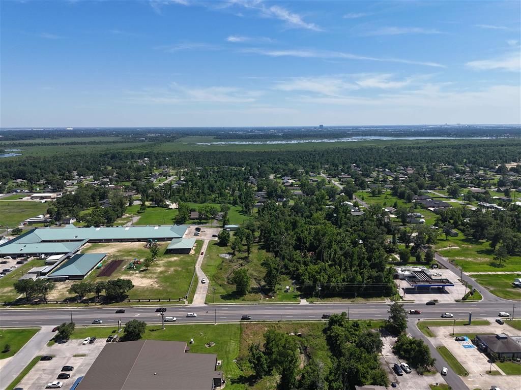 615 Sam Houston Jones Parkway, Lake Charles, LA 70615
