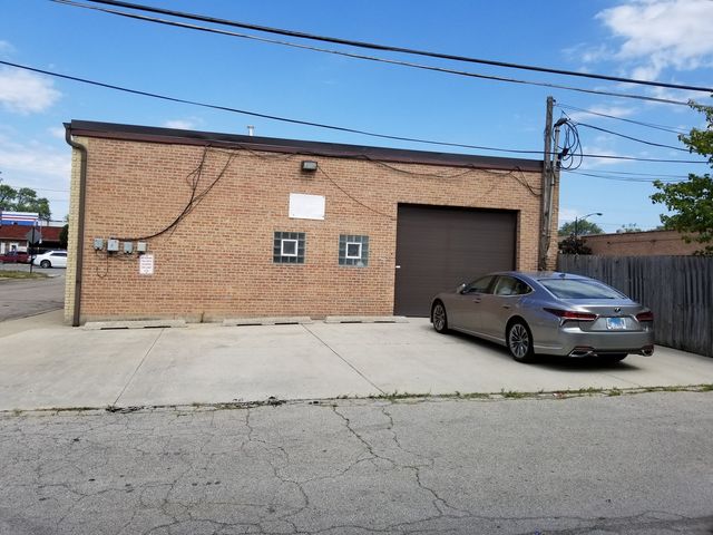 5995 S Archer Avenue, Chicago, IL 60638